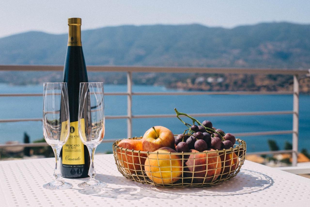 Kalavria Luxury Suites - Magnificent Sea View Of Poros Poros Town Exteriér fotografie